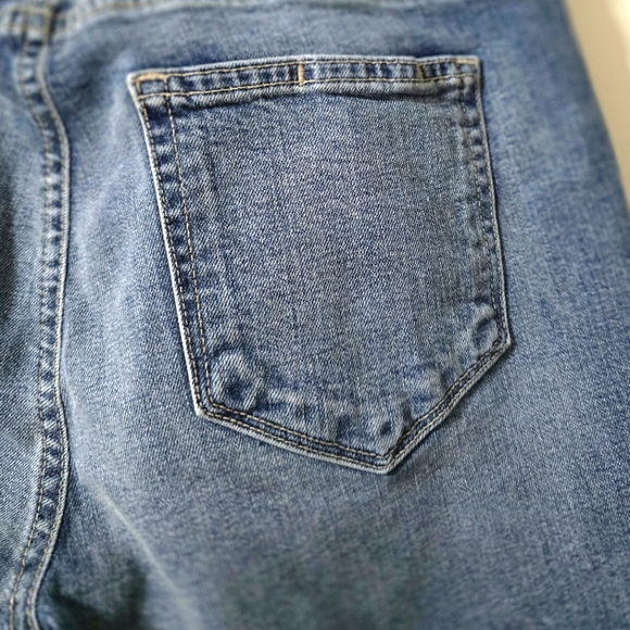 PAIGE Brigitte Cropped Straight Jeans in Oceania, Embroidered Seashells, EUC! - Picture 10 of 14